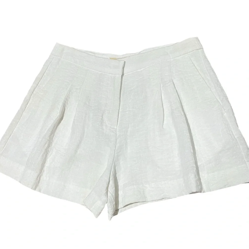 MICHAEL Michael Kors White Shorts Fully Lined Pleated Front Dressy Sz 6